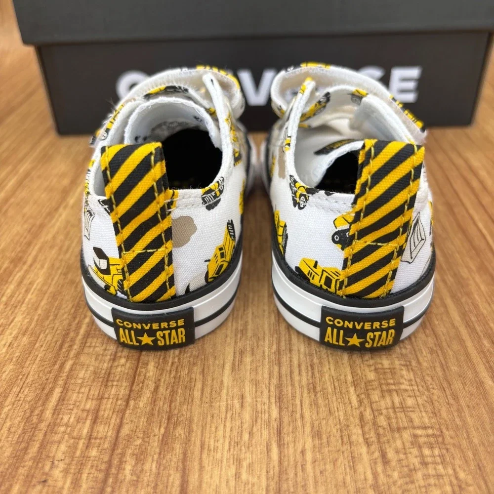Converse CTAS 2V OX Infant‎ Size 5 White with Dump Truck A12610F NEW